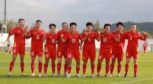 解读欧冠争议判罚！小蜘蛛是否二次触球，前金哨